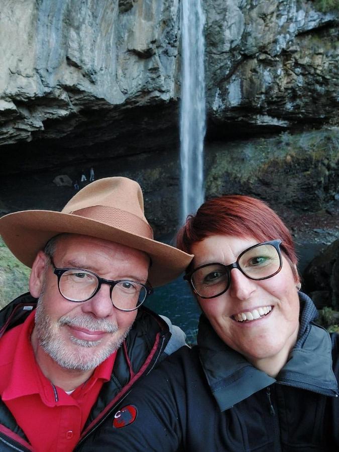 Zimmer Mit Eigenem Badezimmer Näfels Buitenkant foto